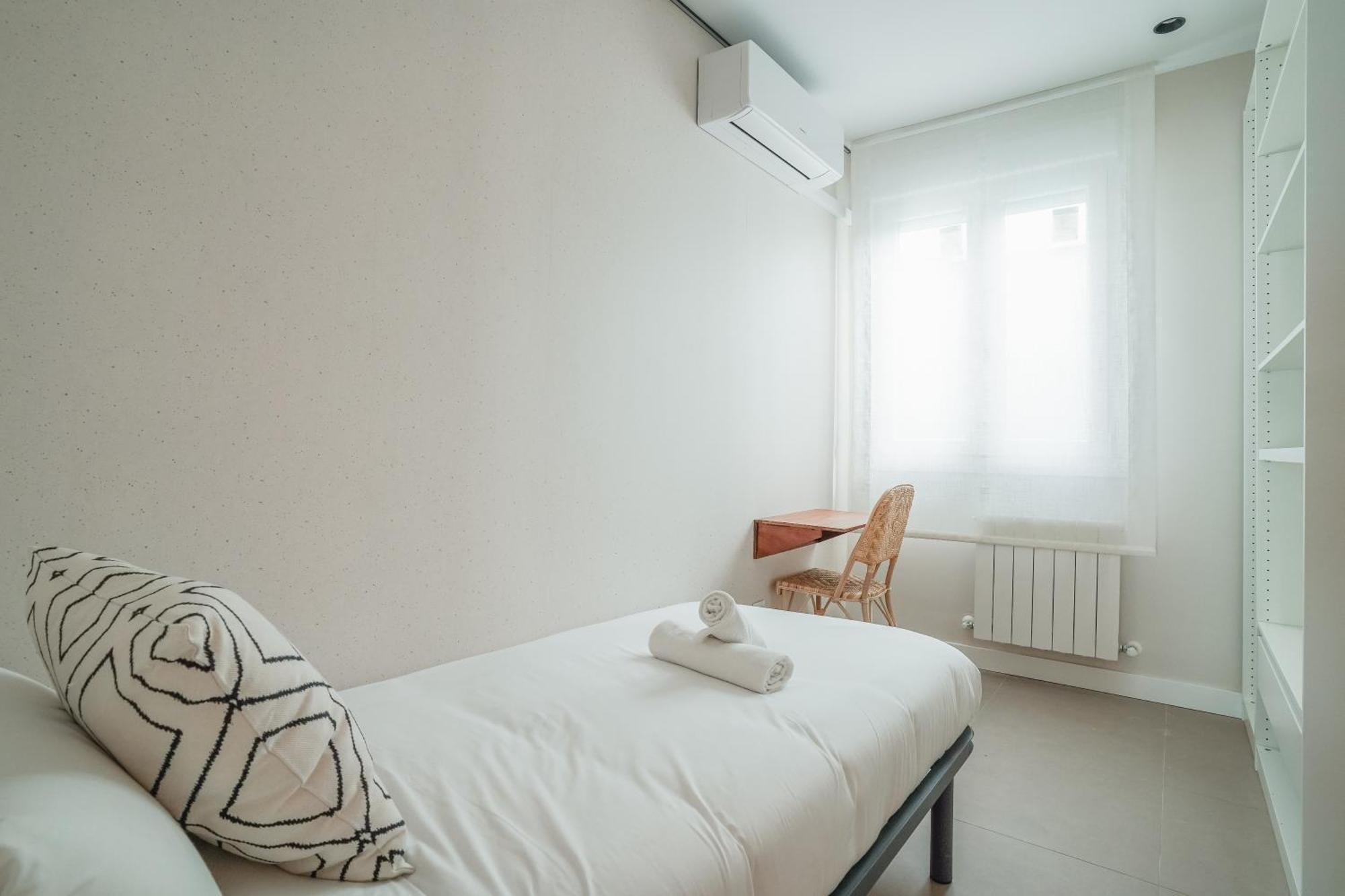 Modern Apartment-2Bedrooms 1Bath-Cuatro Caminos Madrid Exteriör bild